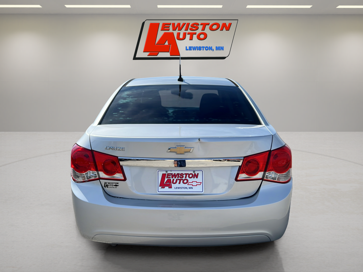 Used 2013 Chevrolet Cruze LS FWD image 12