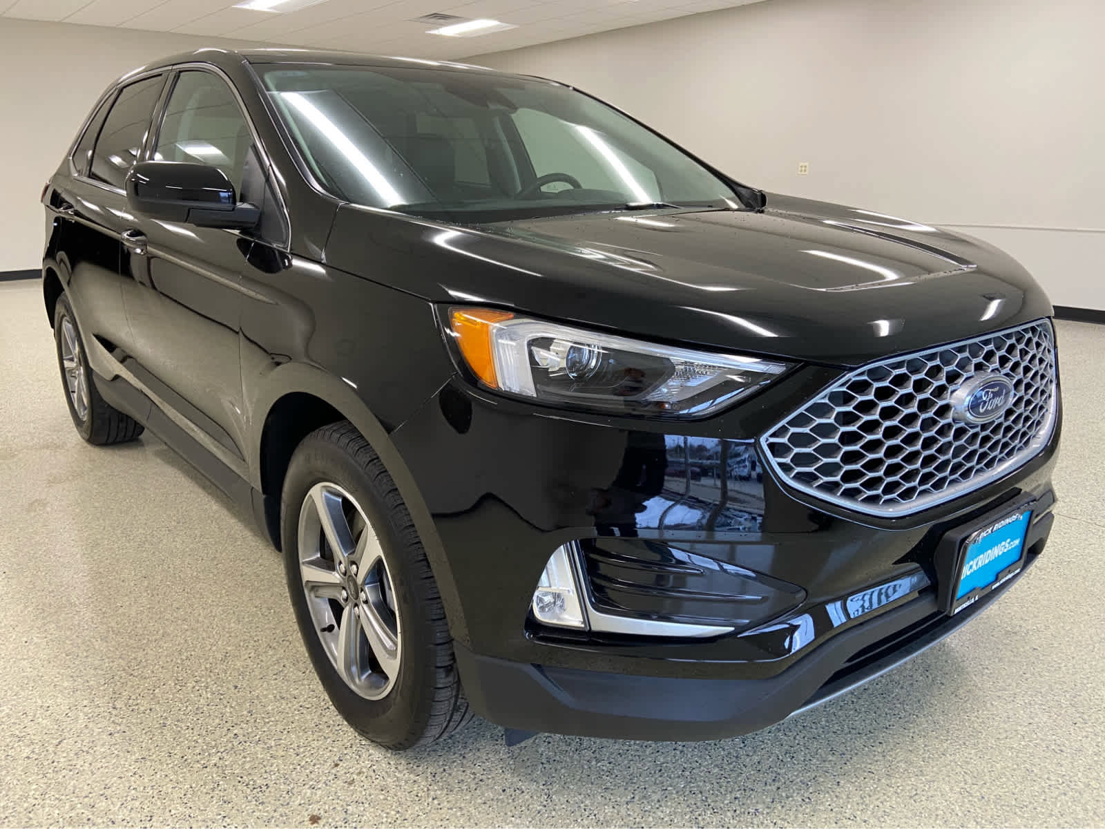 Used 2024 Ford Edge SEL w/ Convenience Package image 4