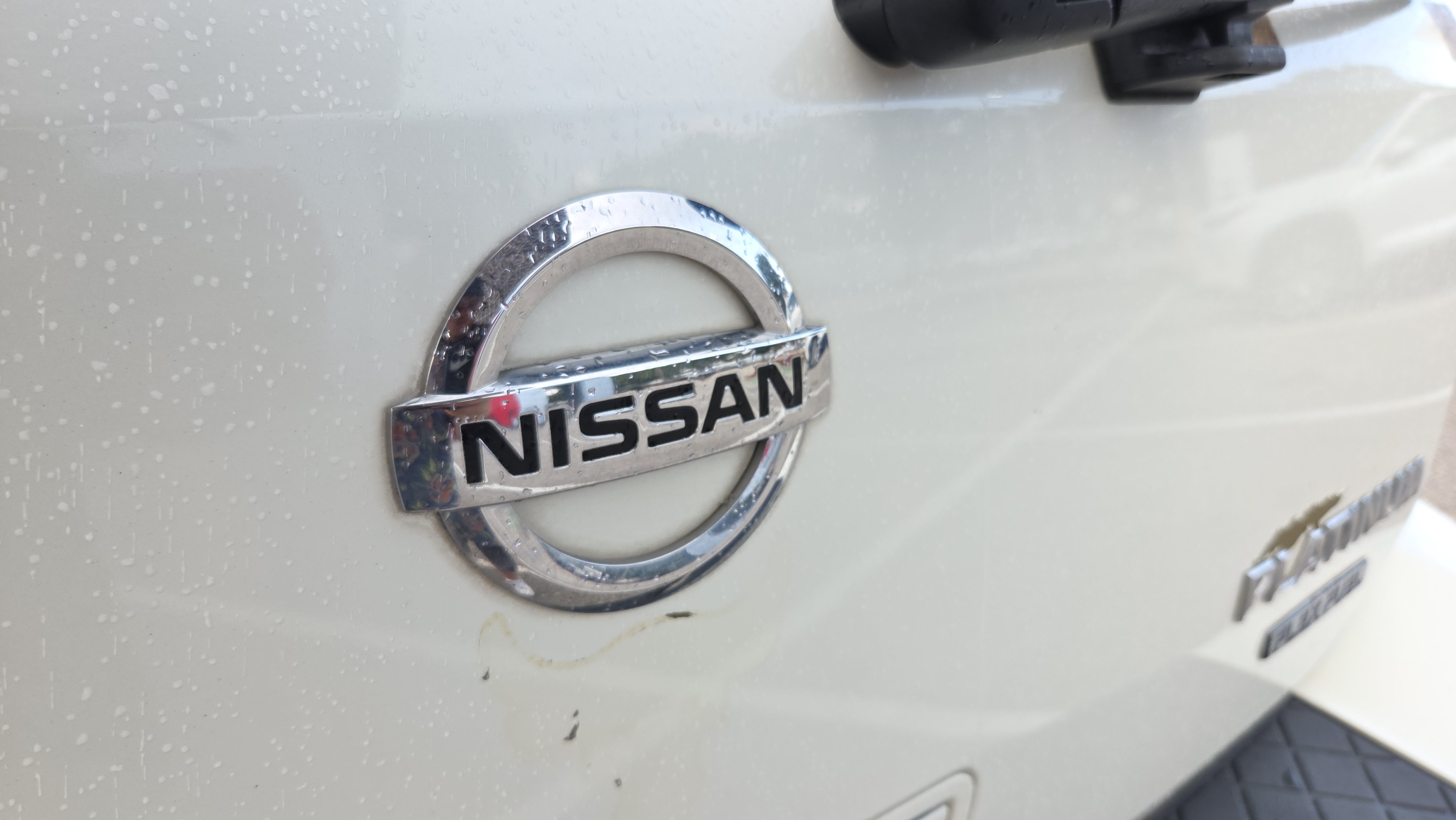 Used 2015 Nissan Armada Platinum w/ 2nd Row Captain Seat Package RWD image 32