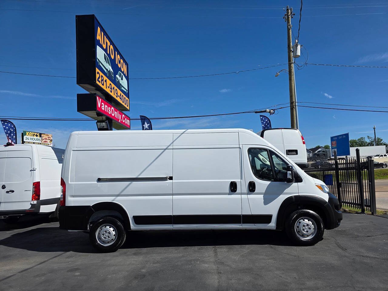 Used 2023 RAM ProMaster 2500 FWD image 3