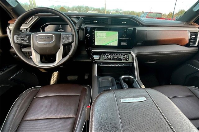 Used 2025 GMC Sierra 2500 Denali w/ Denali Reserve Package image 8