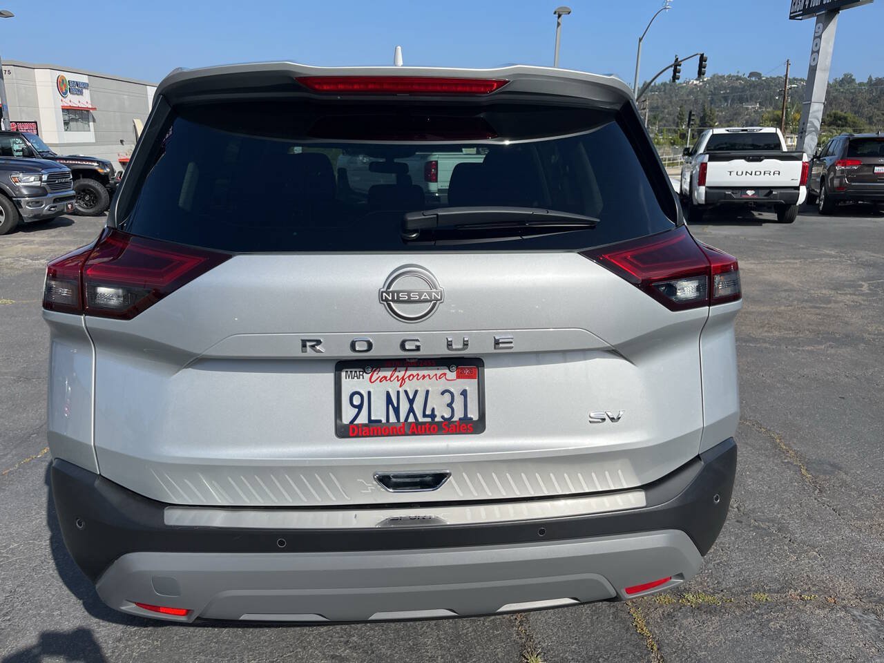 Used 2023 Nissan Rogue SV FWD image 7