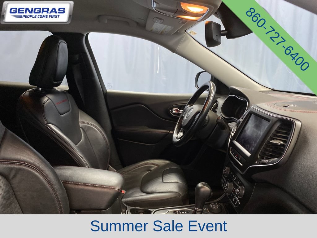 Used 2020 Jeep Cherokee Trailhawk AWD/4WD image 41