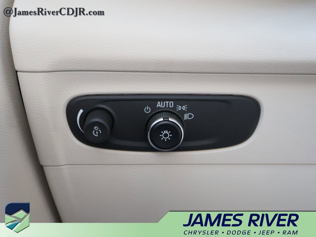 Used 2023 Buick Envision Essence AWD/4WD image 31