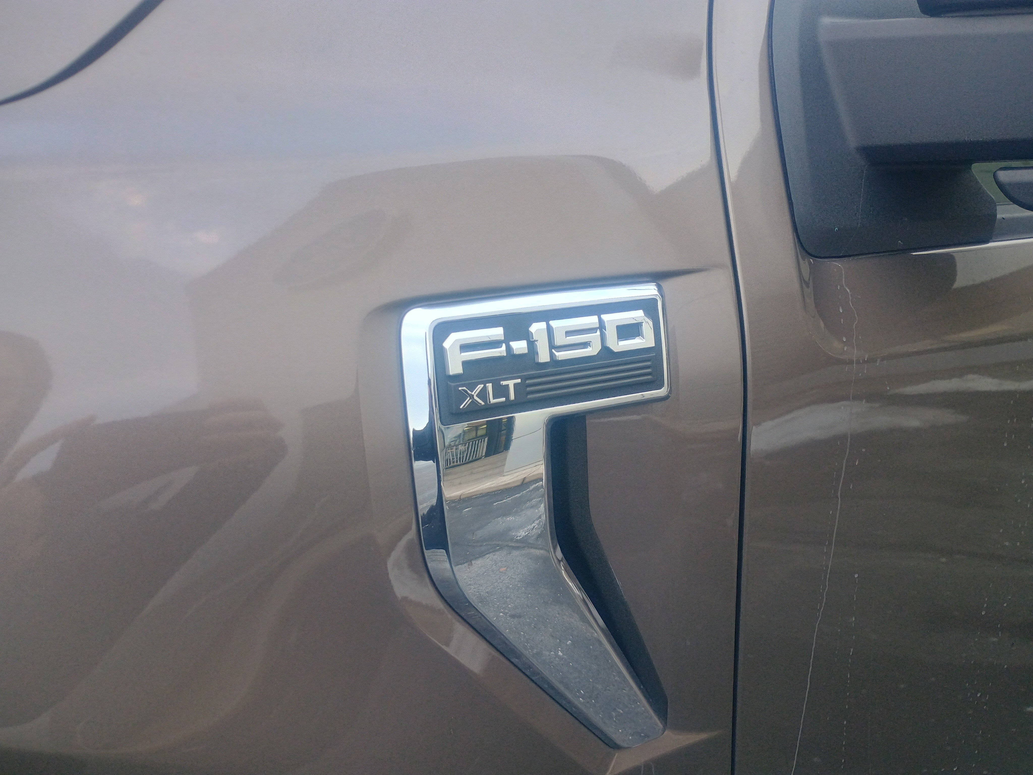 Certified 2022 Ford F150 XLT w/ Equipment Group 302A High image 5