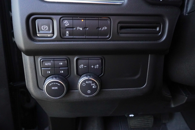 Used 2021 Chevrolet Tahoe Z71 AWD/4WD image 12