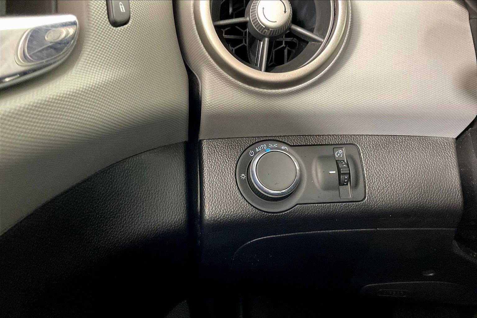 Used 2016 Chevrolet Sonic LT FWD image 14