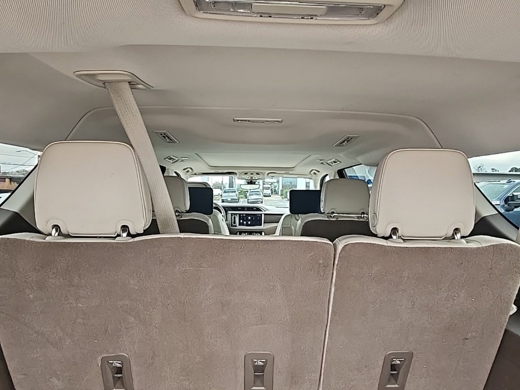 Used 2022 GMC Yukon XL Denali w/ Denali Ultimate Package image 8