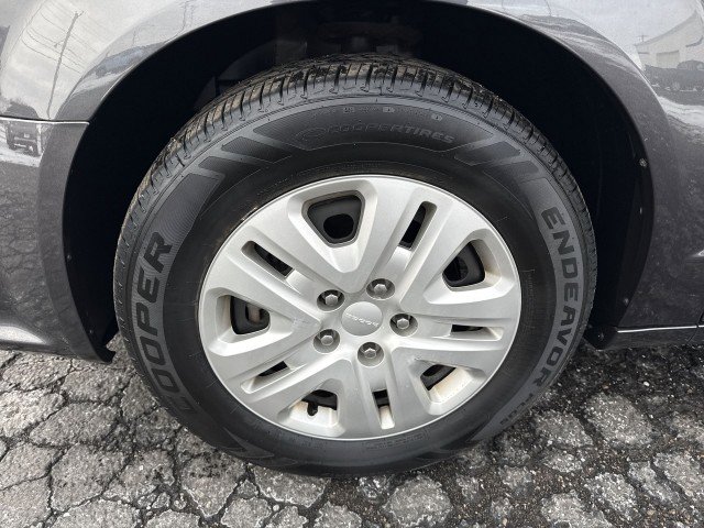 Used 2020 Dodge Grand Caravan SE w/ UConnect Hands-Free Group image 17