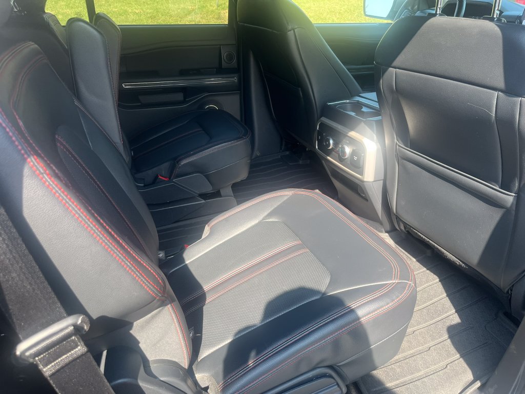 Used 2024 Ford Expedition Limited AWD/4WD image 12