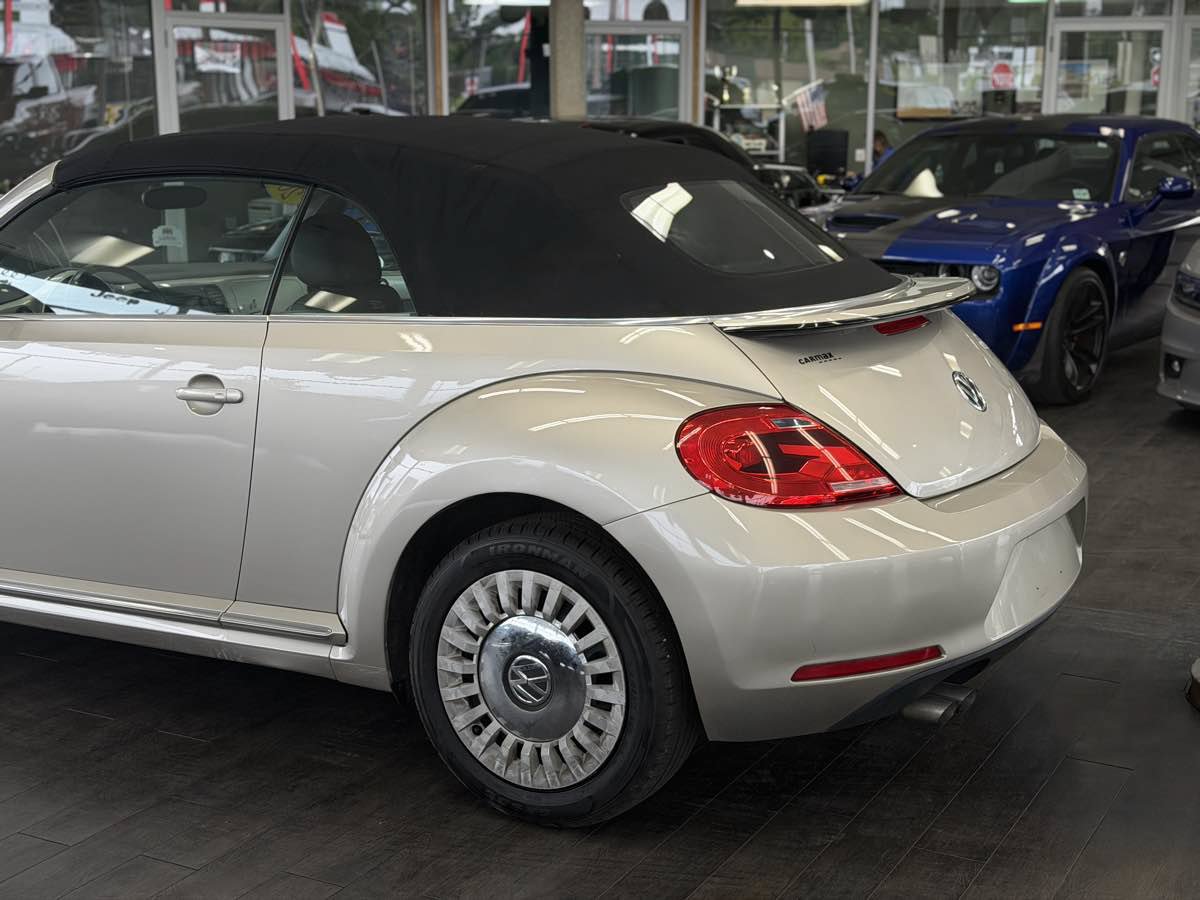 Used 2013 Volkswagen Beetle 2.5 FWD image 15