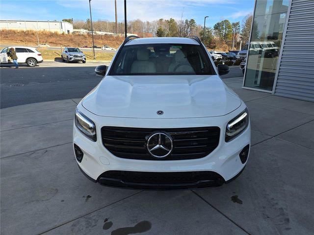 Used 2025 Mercedes-Benz GLB 250 4MATIC image 11