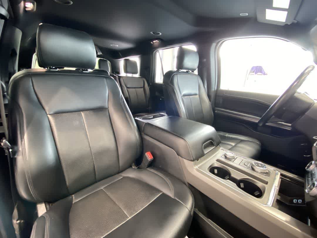 Used 2019 Ford Expedition XLT w/ Equipment Group 201A AWD/4WD image 26