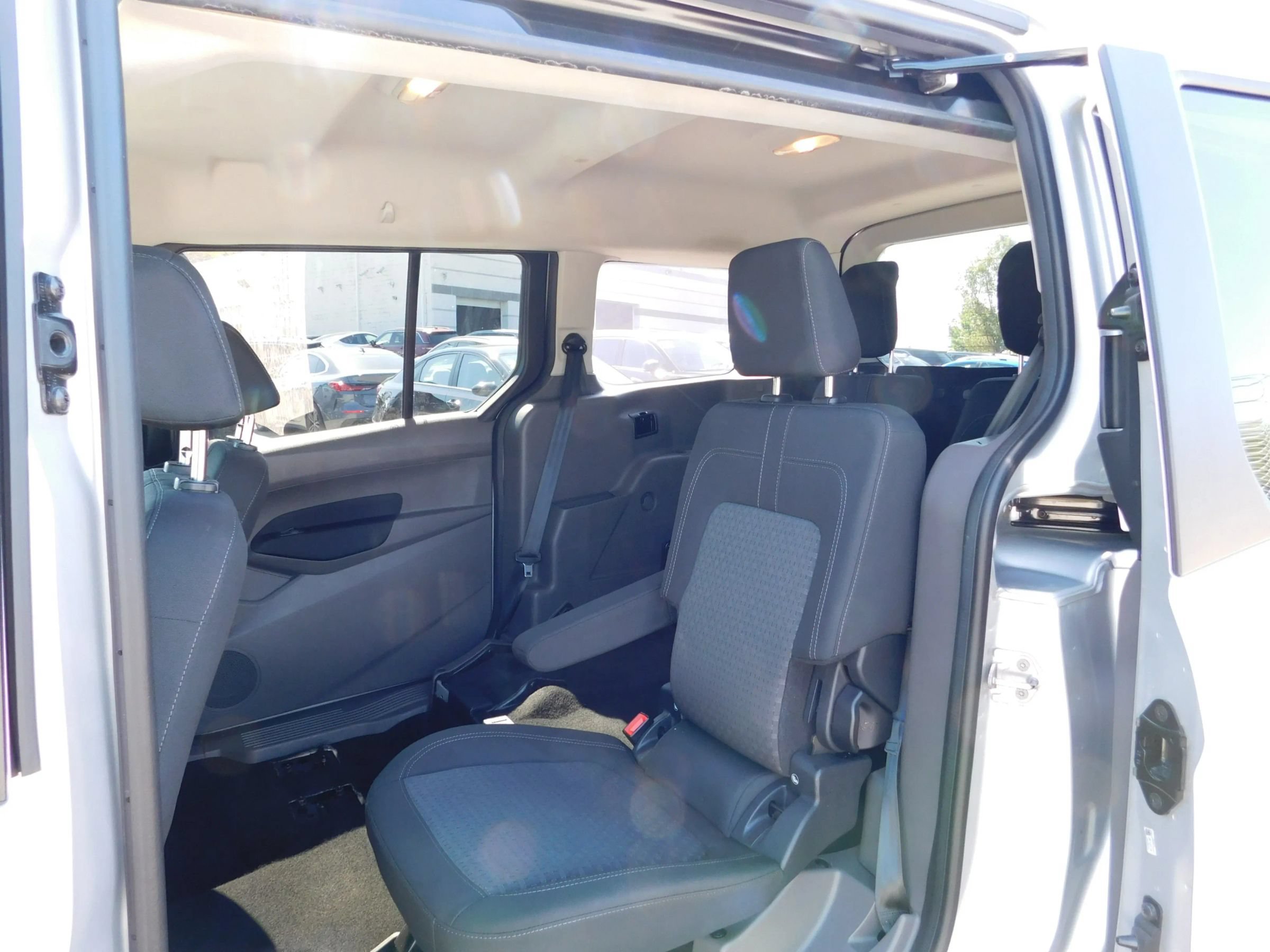Used 2021 Ford Transit Connect XLT FWD image 13