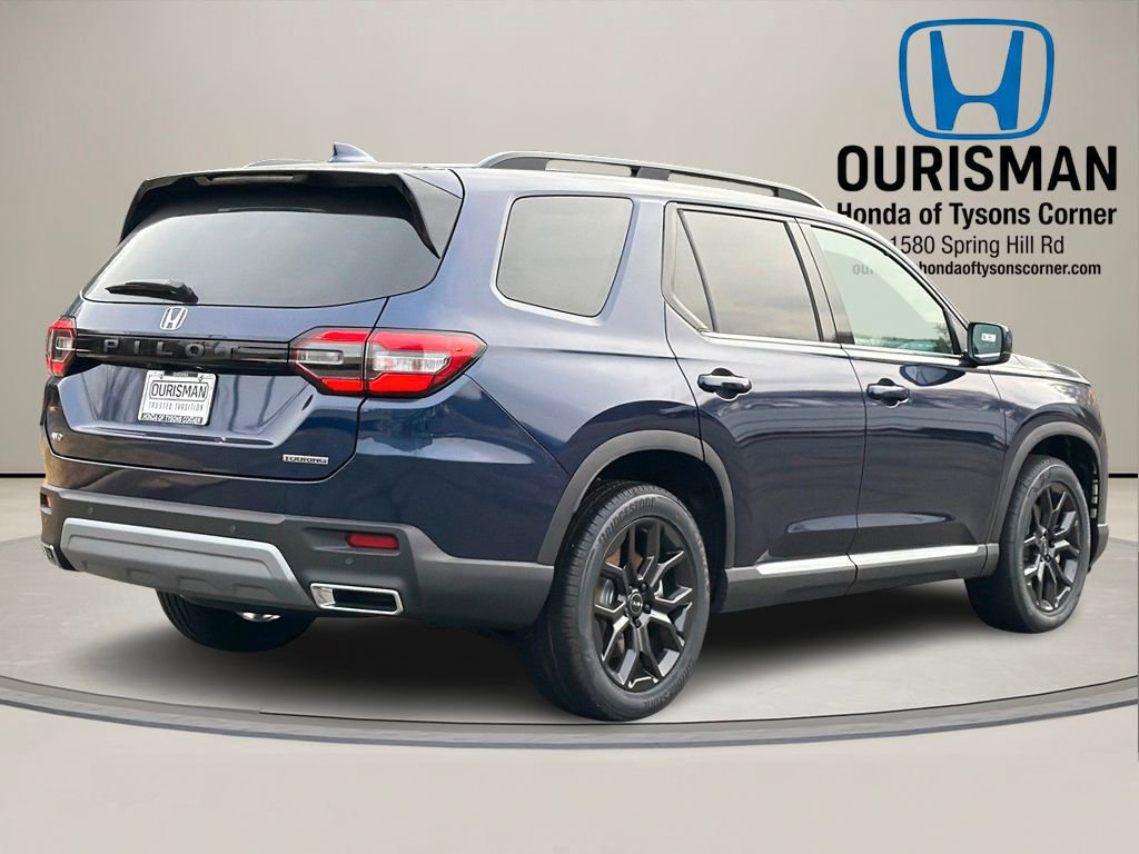 New 2025 Honda Pilot Touring image 3