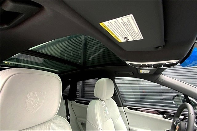 New 2025 Porsche Macan image 32