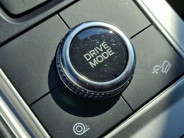 Used 2023 Ford Explorer XLT AWD/4WD image 23