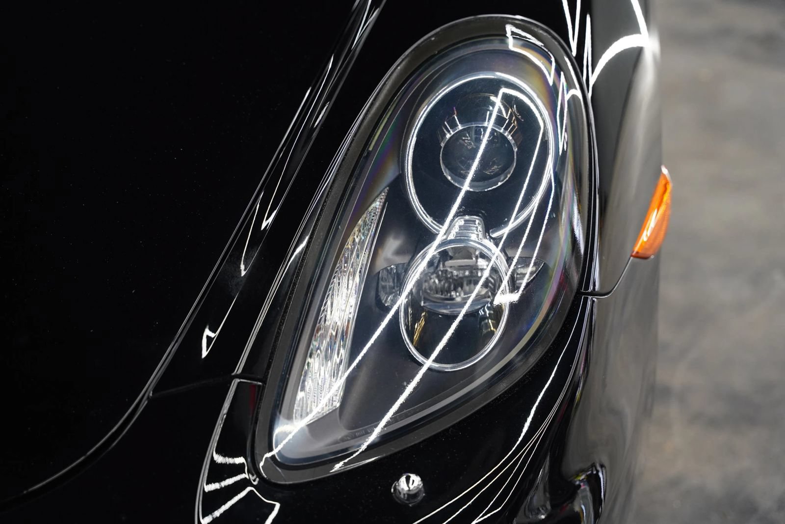 Used 2016 Porsche Cayman RWD image 7