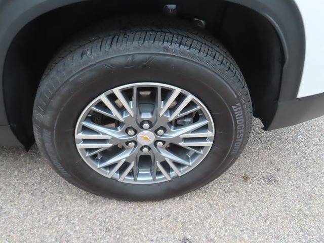 Used 2025 Chevrolet Traverse LT AWD/4WD image 17