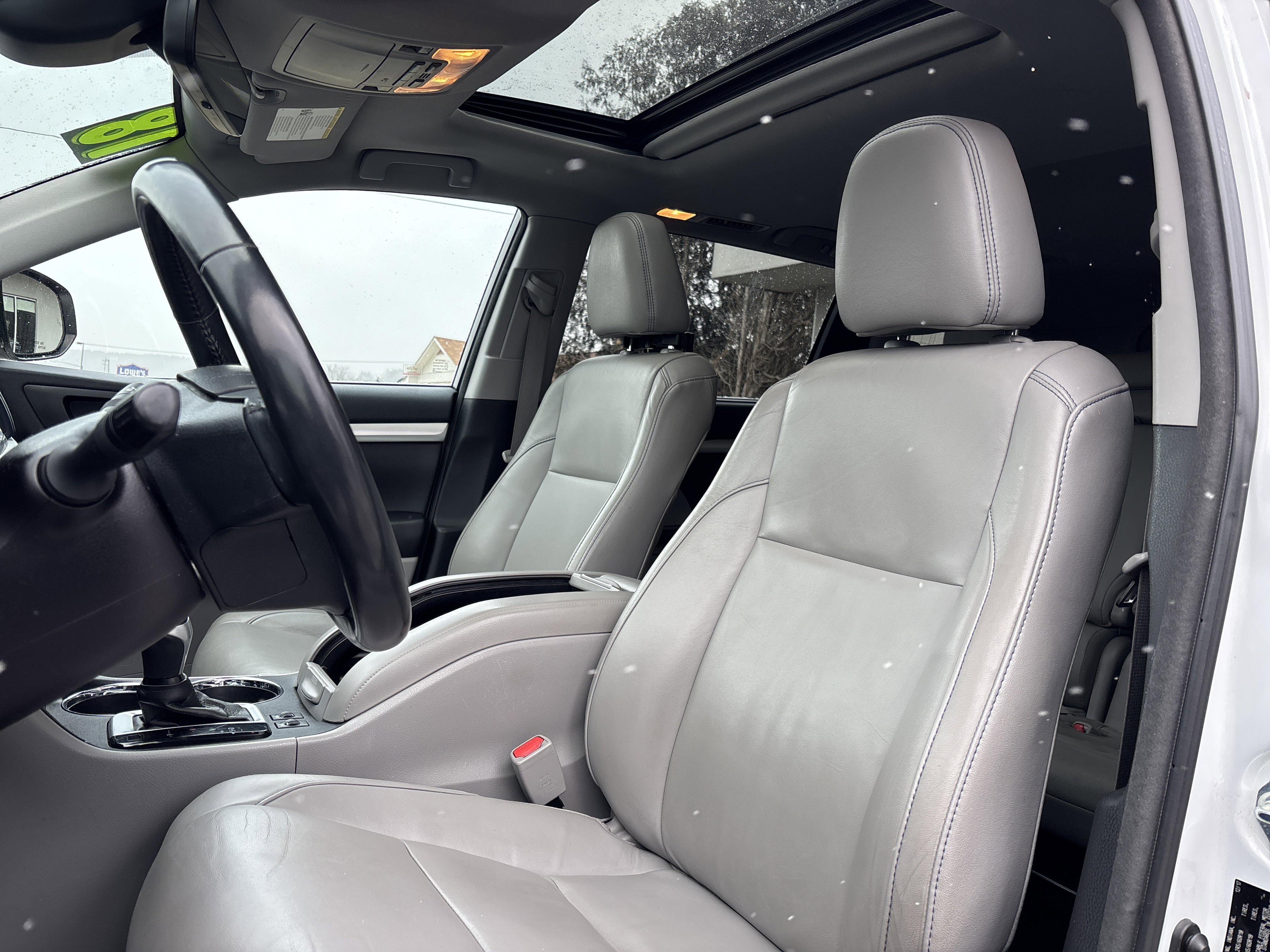 Used 2018 Toyota Highlander XLE image 11