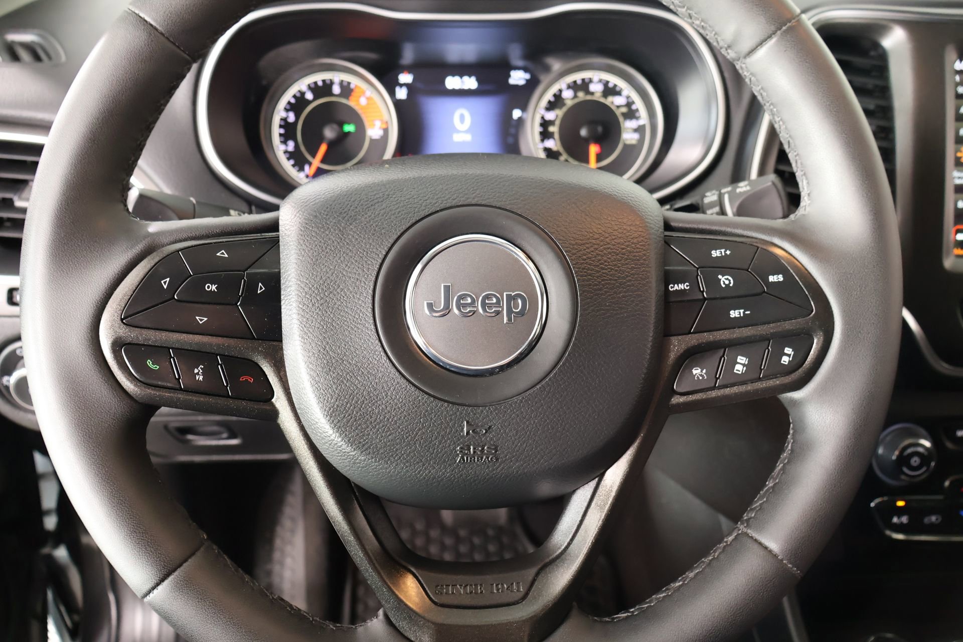 Used 2023 Jeep Cherokee Trailhawk w/ Trailer Tow Group image 3