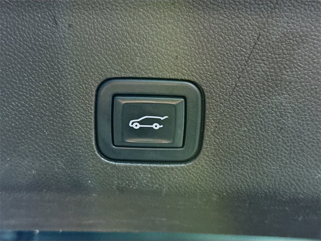 Used 2021 Cadillac Escalade ESV Sport w/ Driver Assist Tech Package image 34