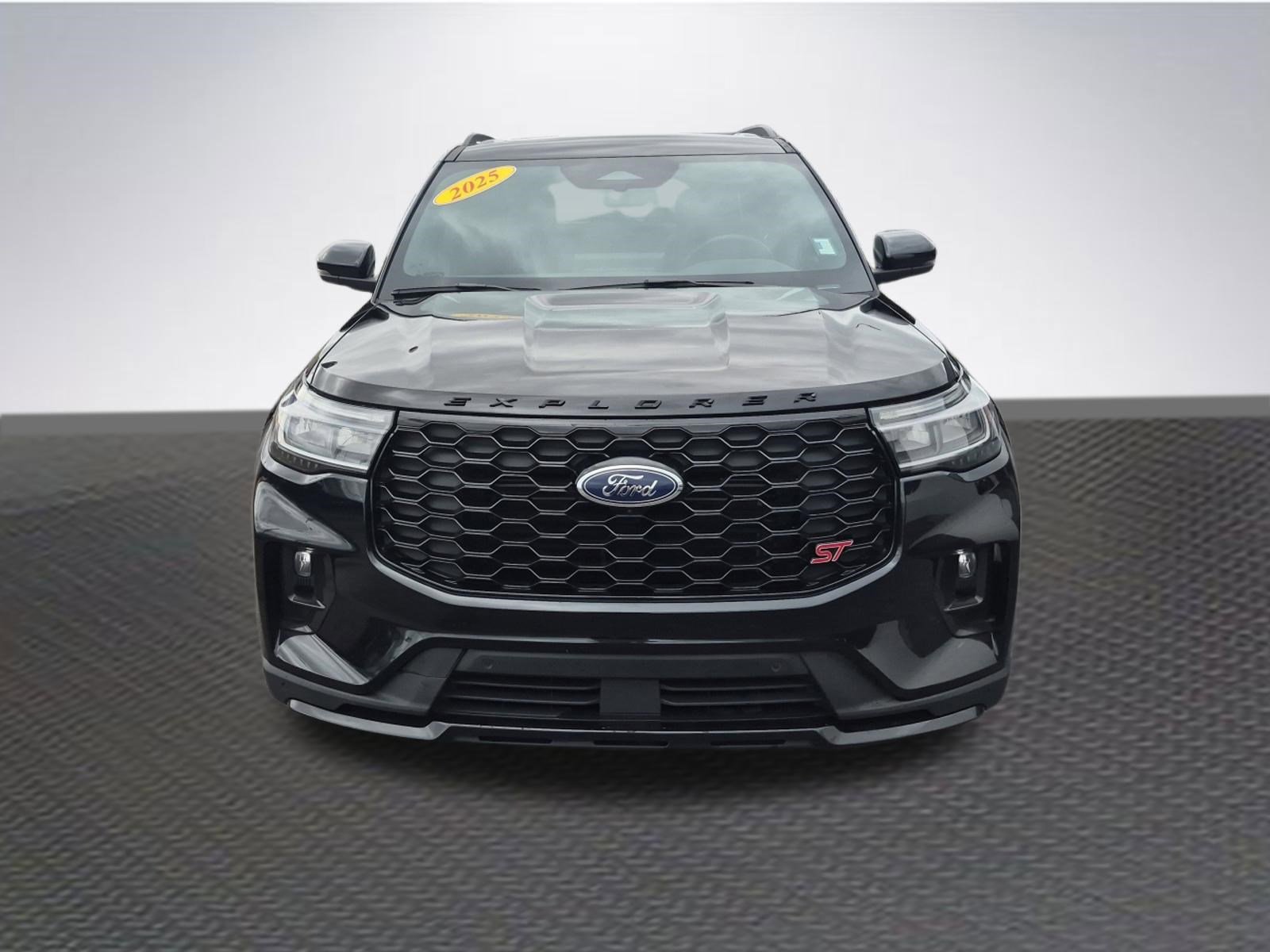 Certified 2025 Ford Explorer ST image 3