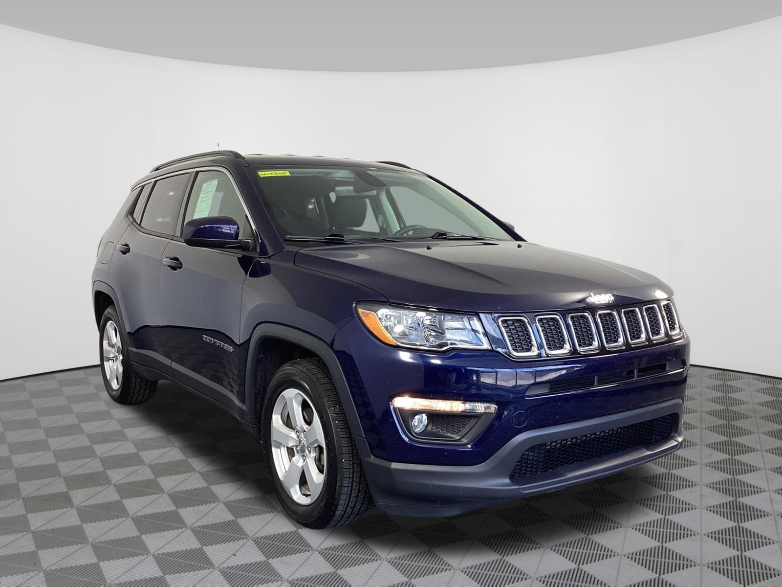 Used 2019 Jeep Compass Latitude image 3