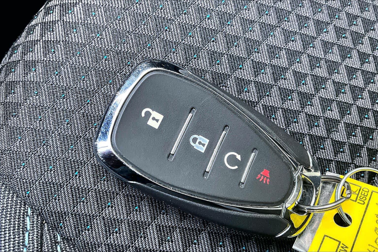 Used 2022 Chevrolet Bolt EUV LT w/ Comfort Package FWD image 14