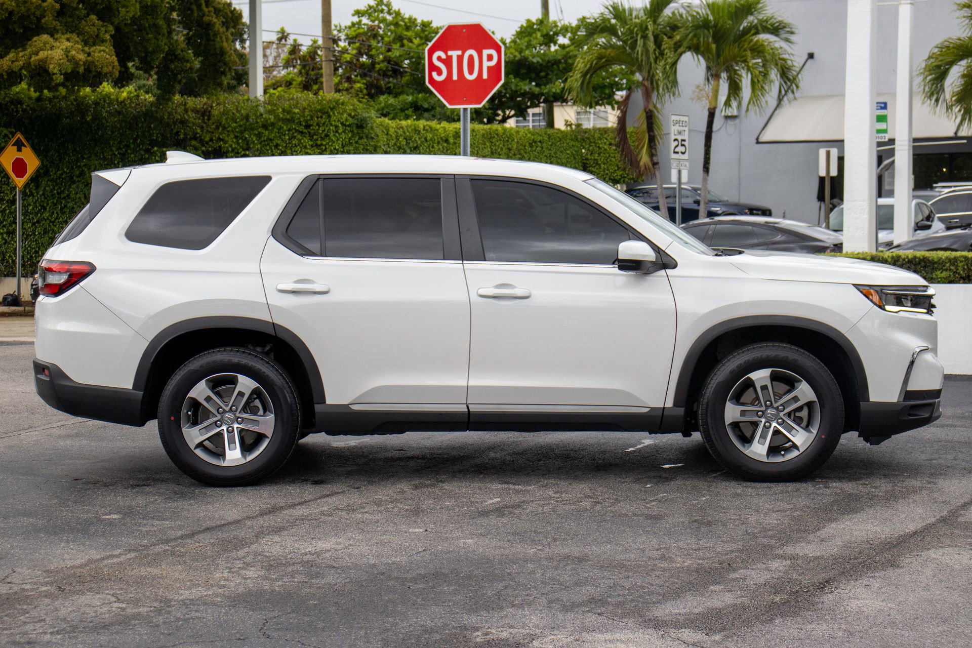 Used 2023 Honda Pilot EX-L image 4