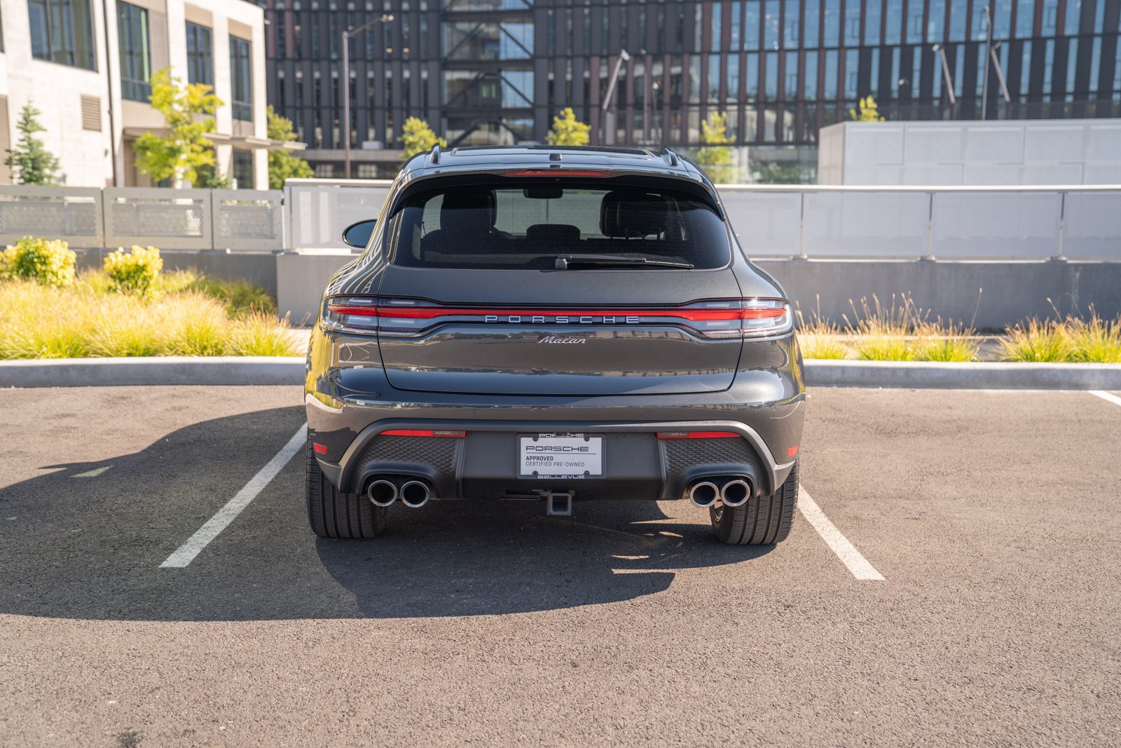 Certified 2026 Porsche Macan AWD/4WD image 7