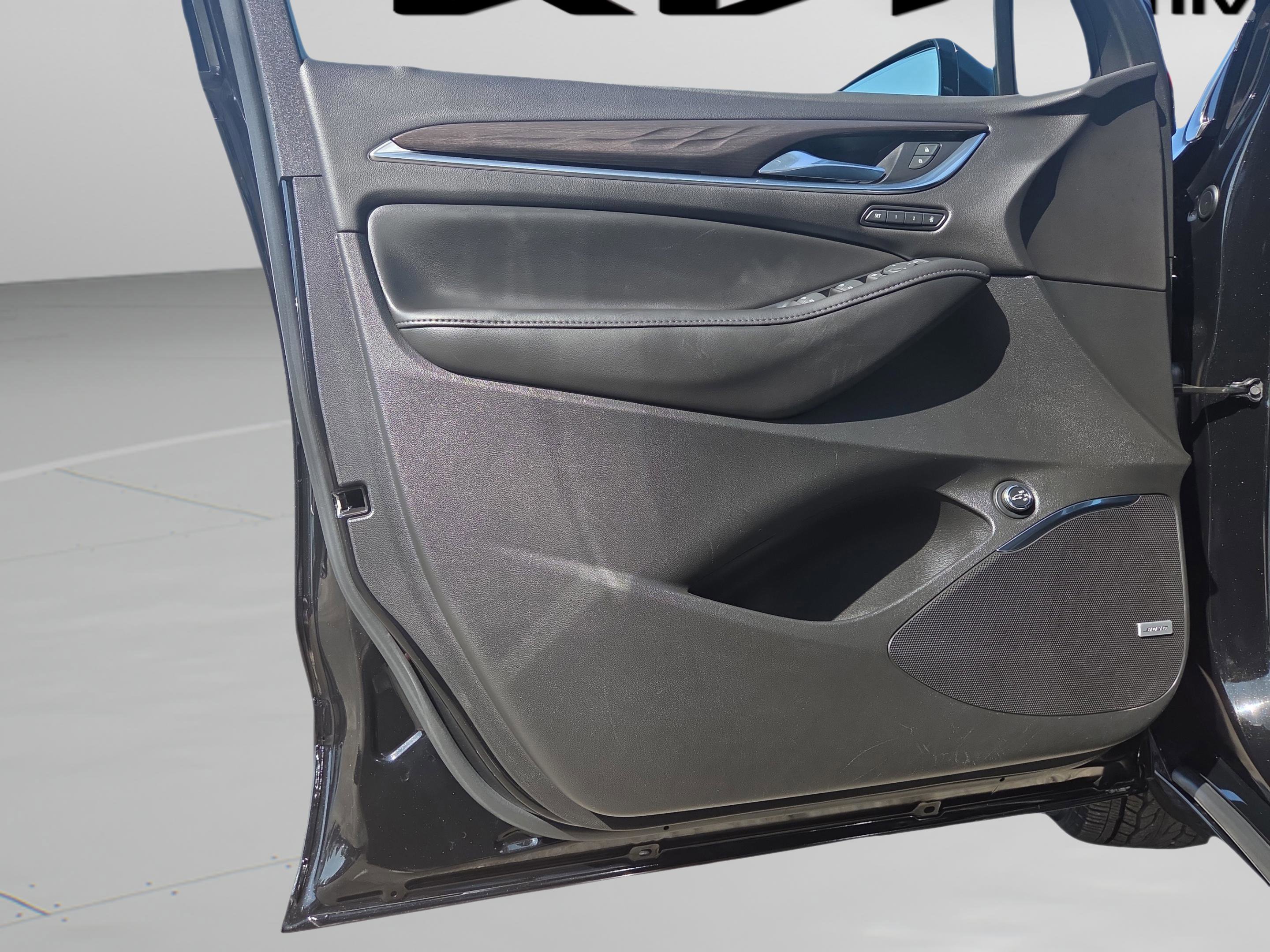 Used 2022 Buick Enclave Avenir w/ Avenir Technology Package image 27