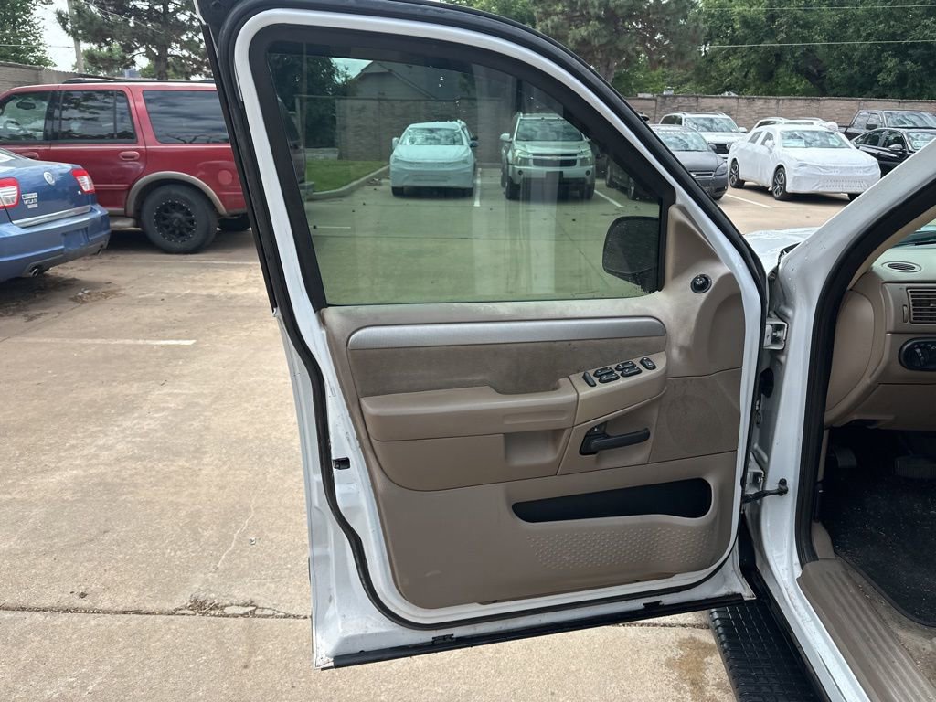 Used 2003 Ford Explorer XLT RWD image 9