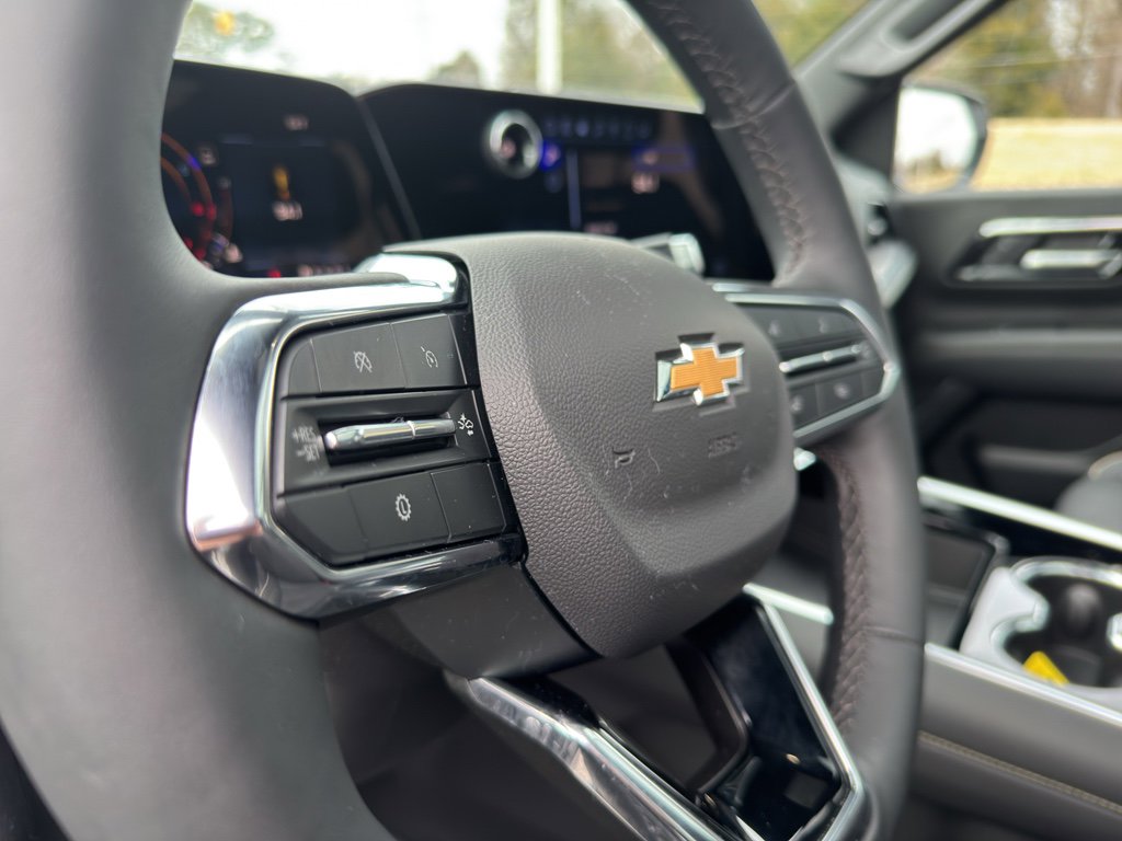 Used 2025 Chevrolet Suburban Premier w/ Sun And Tow Package image 16