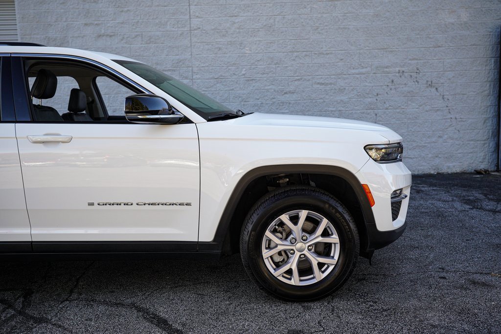 Used 2022 Jeep Grand Cherokee Limited image 16
