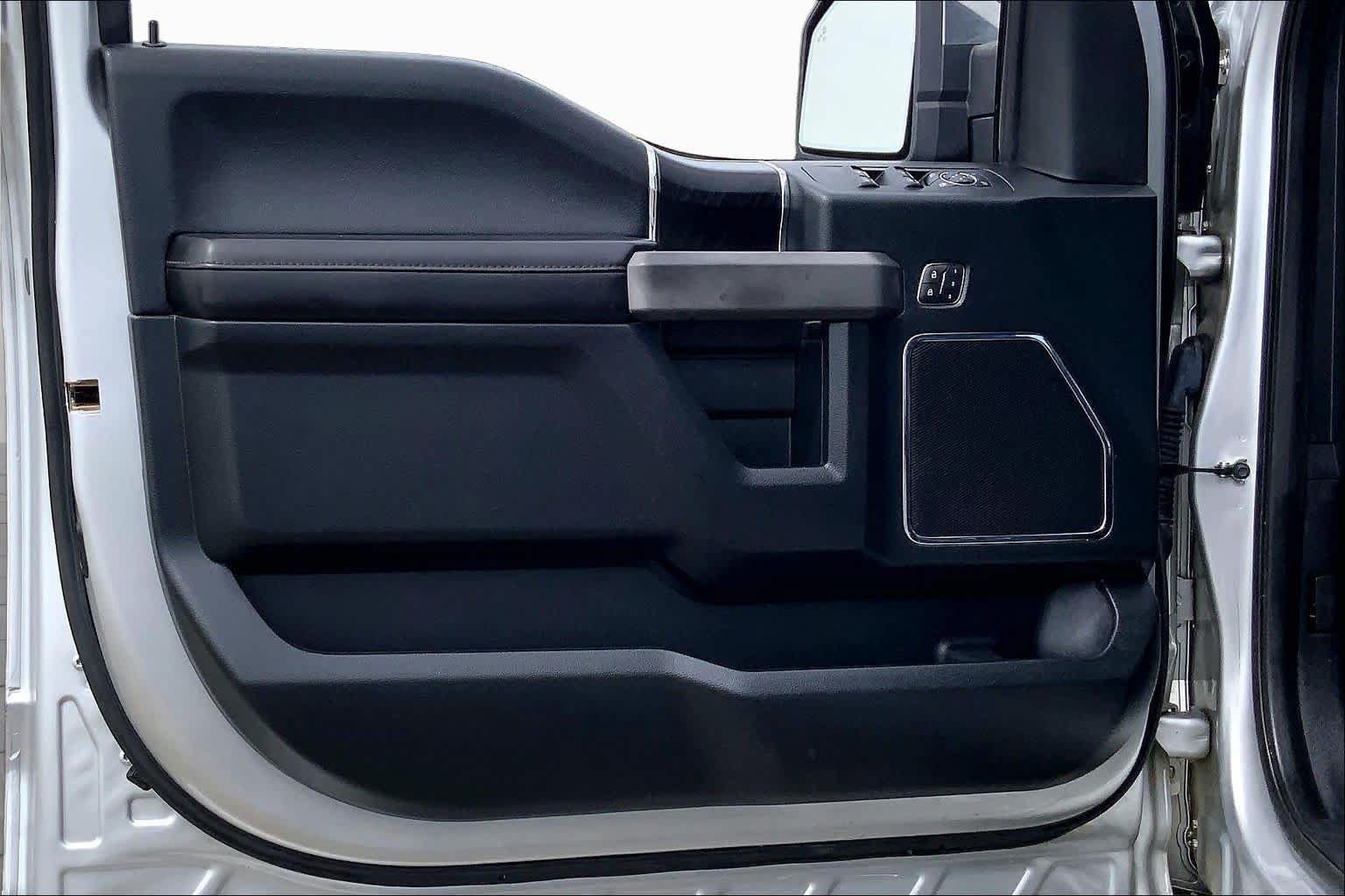 Used 2019 Ford F150 Platinum w/ Trailer Tow Package AWD/4WD image 21