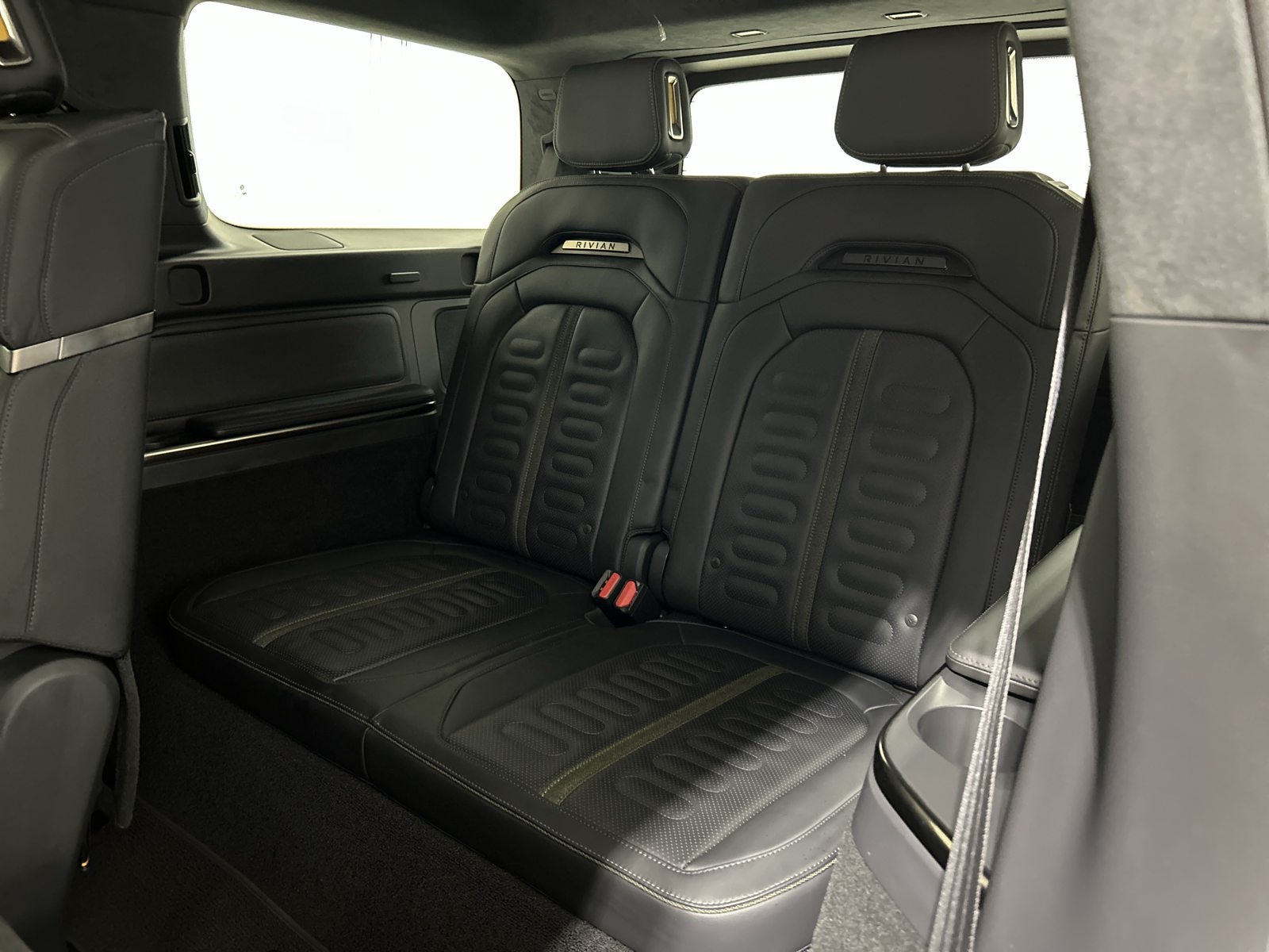 Used 2022 Rivian R1S Launch Edition Quad AWD/4WD image 22