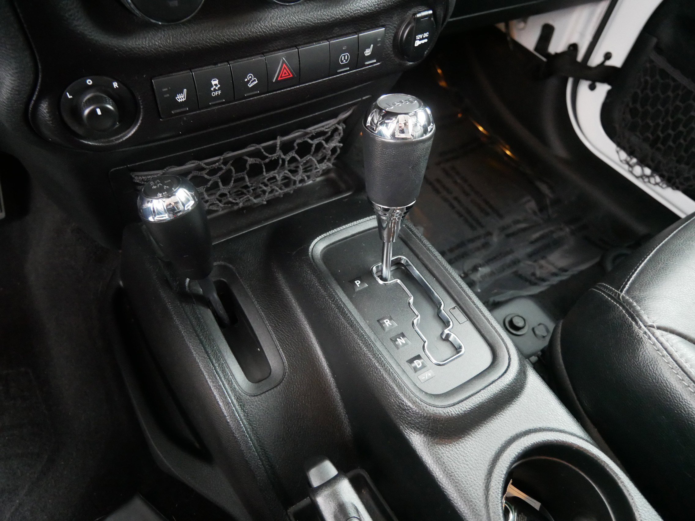 Used 2018 Jeep Wrangler Unlimited Sahara image 24