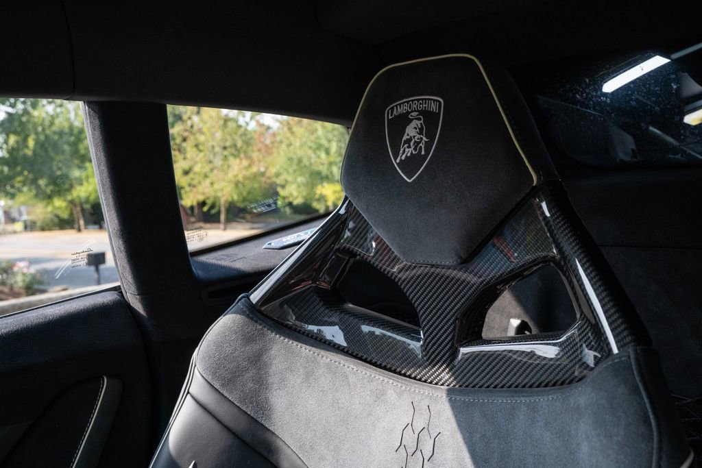 Used 2024 Lamborghini Huracan Sterrato image 35