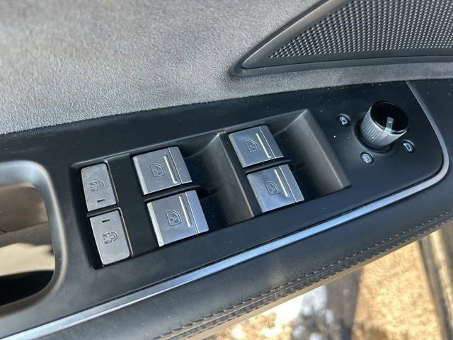 Used 2022 Audi A8 L 3.0T image 12