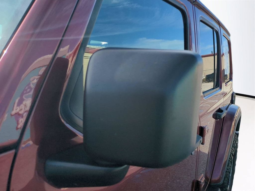 Used 2021 Jeep Wrangler Unlimited Sahara w/ Cold Weather Group AWD/4WD image 12