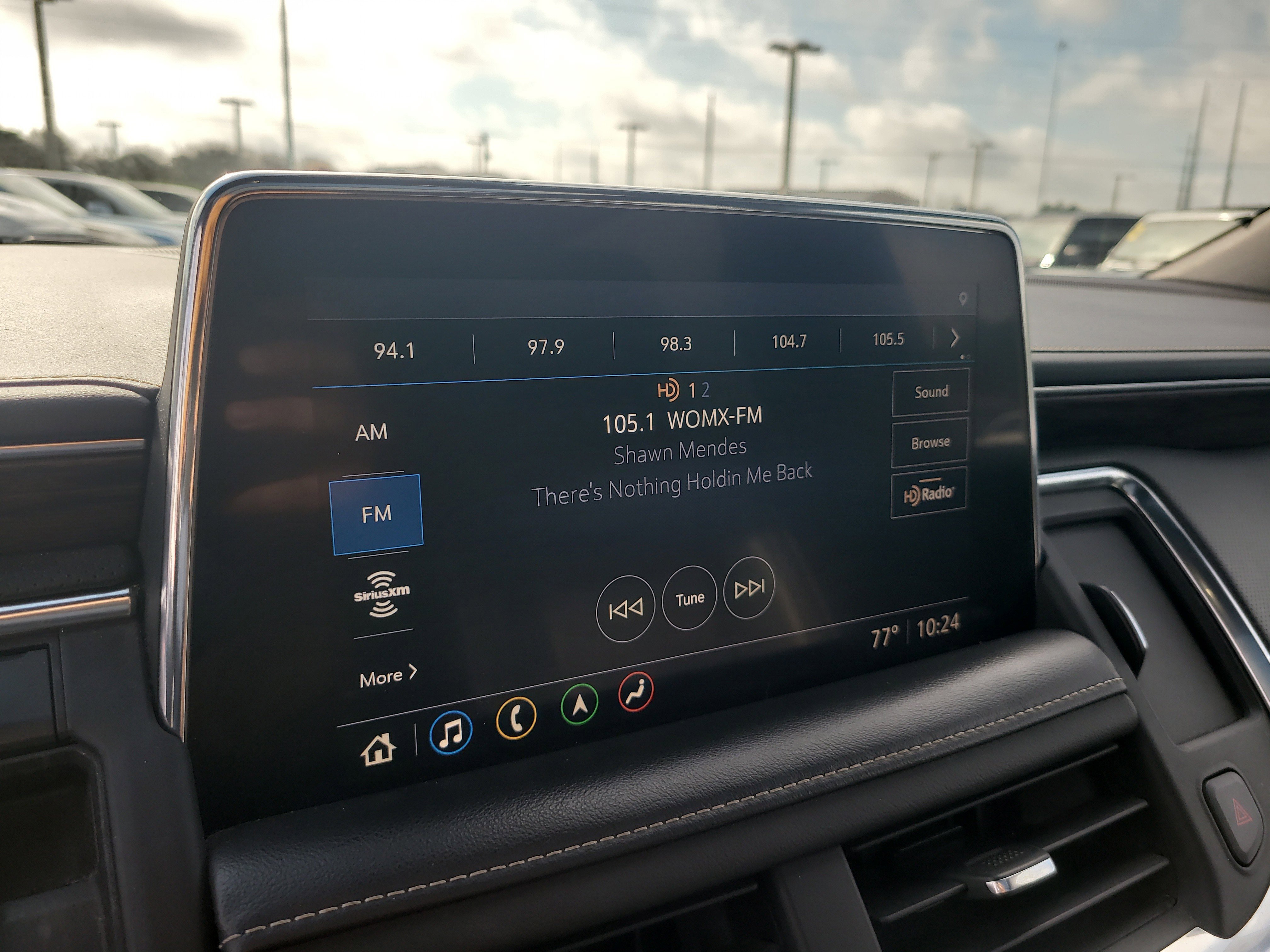 Used 2021 Chevrolet Suburban Premier w/ Premium Package image 22