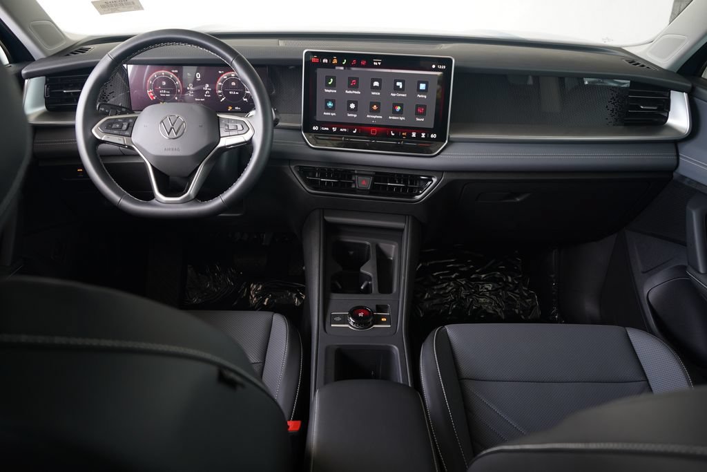 New 2026 Volkswagen Tiguan SE FWD image 8