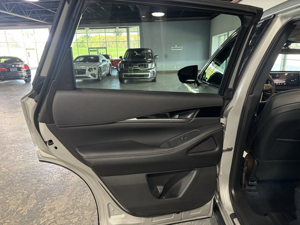 Used 2023 INFINITI QX60 Pure image 18