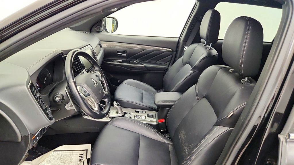 Used 2020 Mitsubishi Outlander SEL AWD/4WD image 16