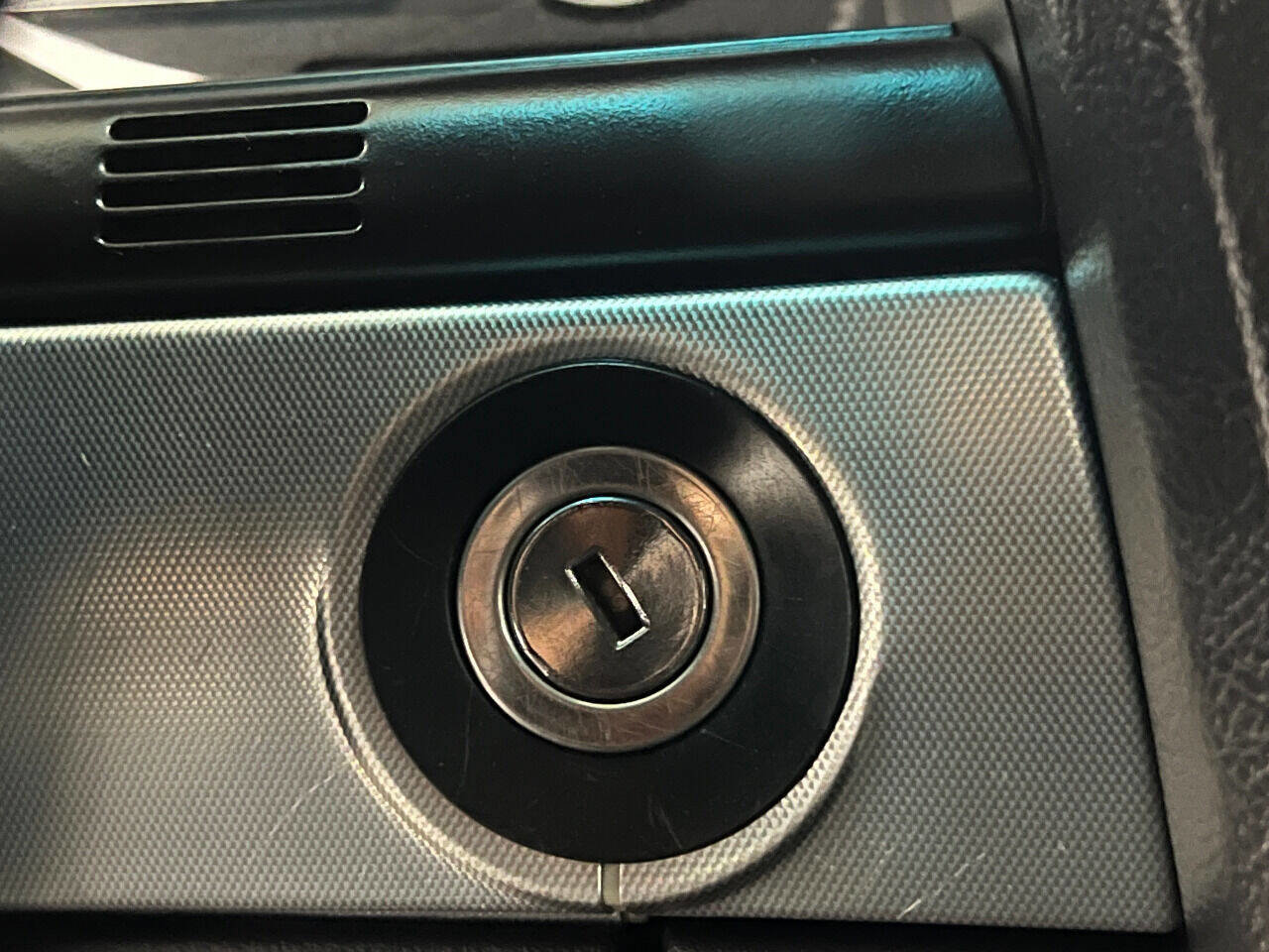 Used 2005 Ford Thunderbird Deluxe image 66