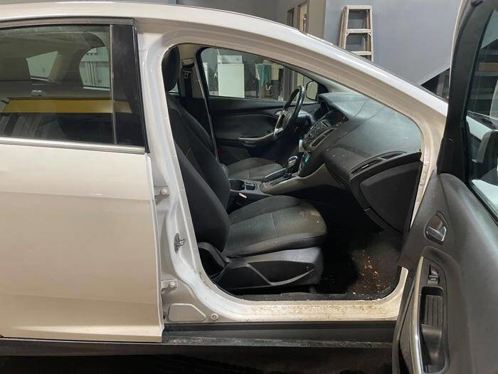 Used 2012 Ford Focus SEL image 29