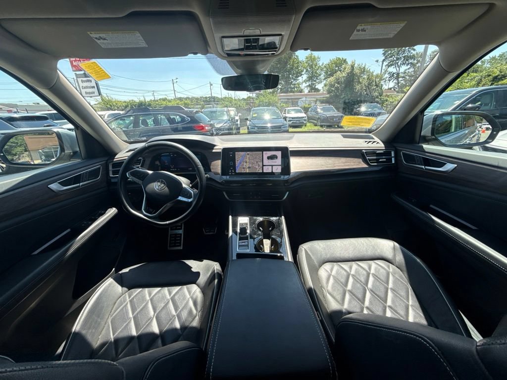 Used 2025 Volkswagen Atlas SEL Premium R-Line AWD/4WD image 25