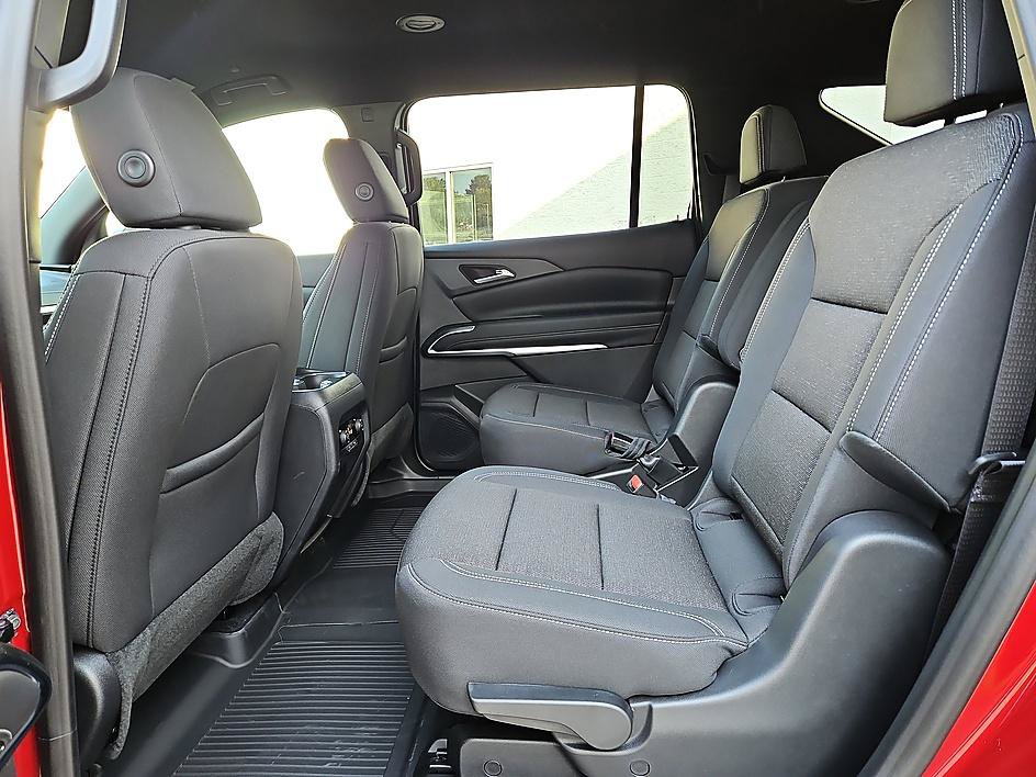 New 2026 Chevrolet Traverse LT FWD image 10