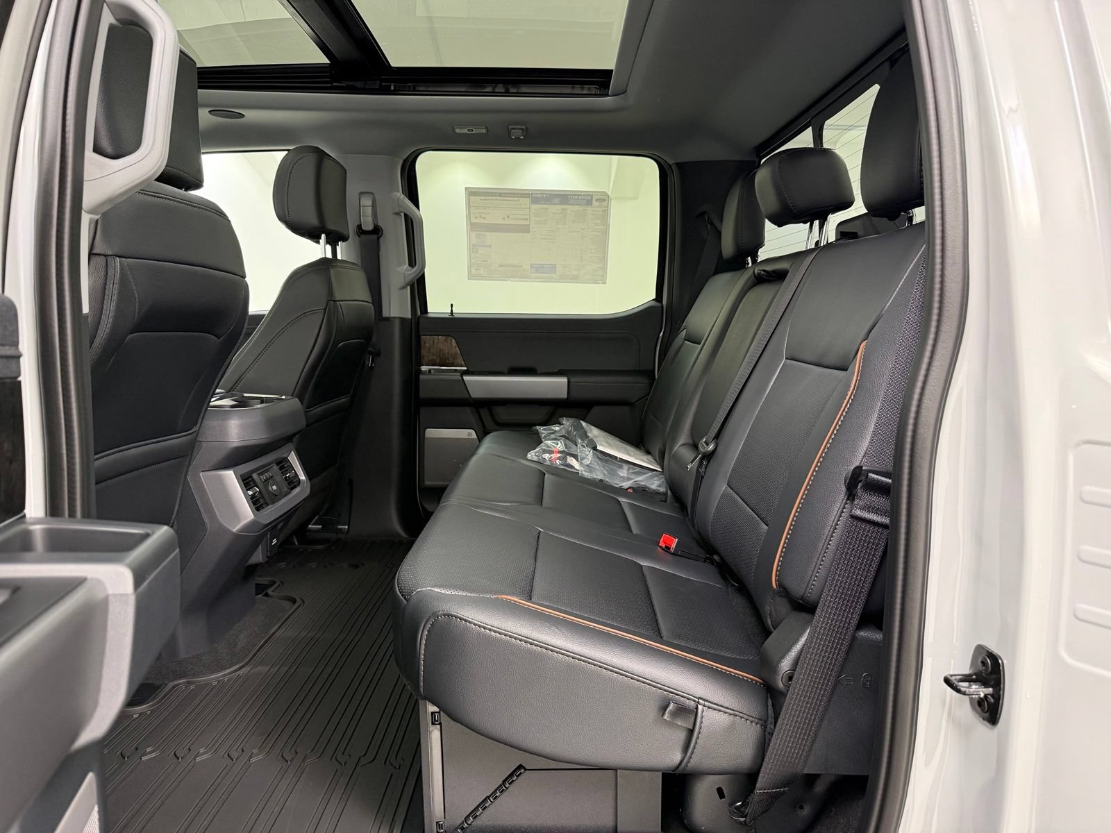New 2026 Ford F250 Lariat w/ Black Appearance Package AWD/4WD image 30